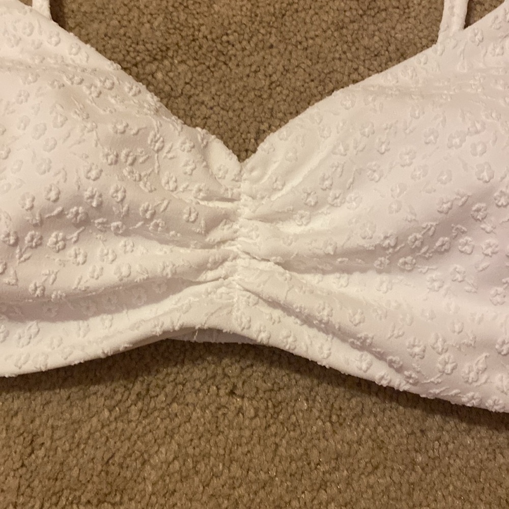 H&M White Embroidered Flower Bikini Top - Picture 2 of 5